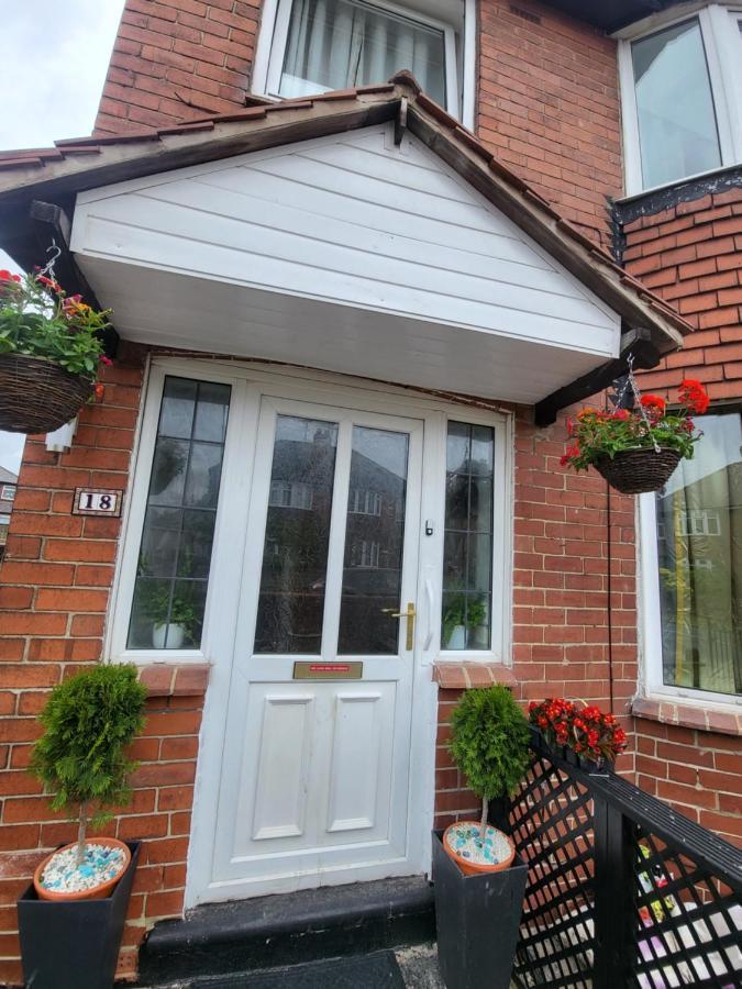 Petal Rm3 Leeds (West Yorkshire) Exterior foto